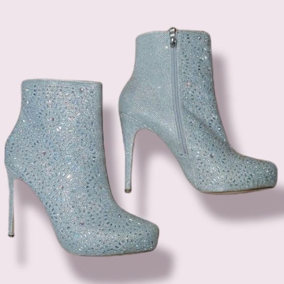 LAUREN LORRAINE "SIMMER" SILVER EMBELLISHED ANKLE BOOTS, SIZE 9.5 - Picture 2 of 11